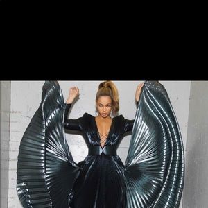 Meet your Posher, Ebonie